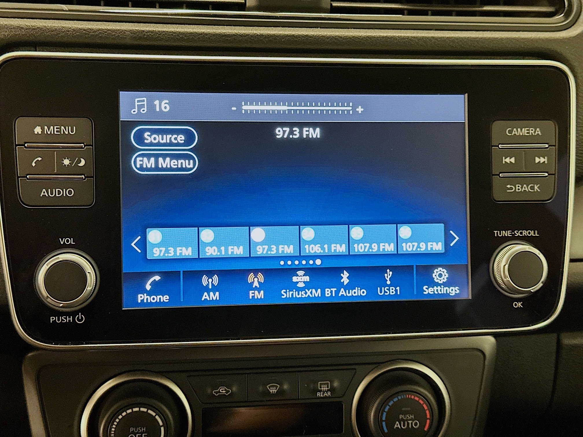 Used 2024 Nissan Leaf S FWD image 21