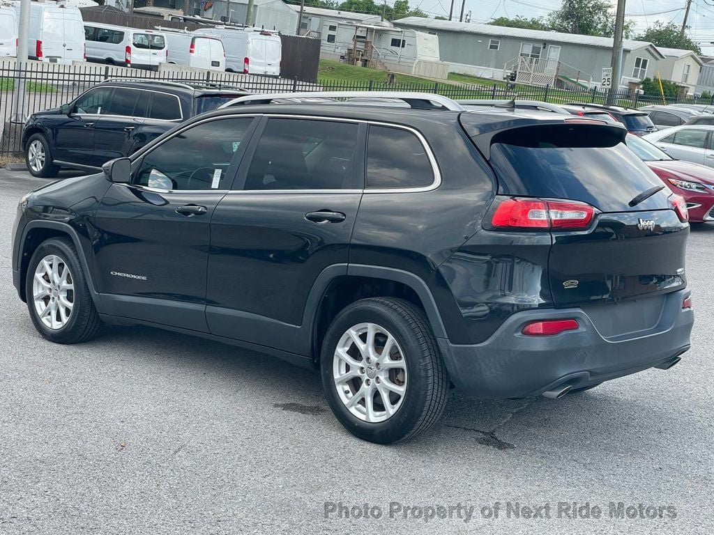 Used 2014 Jeep Cherokee Latitude FWD image 5