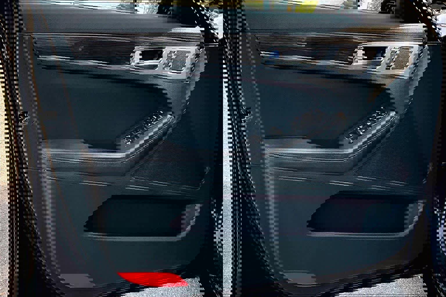 Used 2019 Genesis G80 3.8 image 25