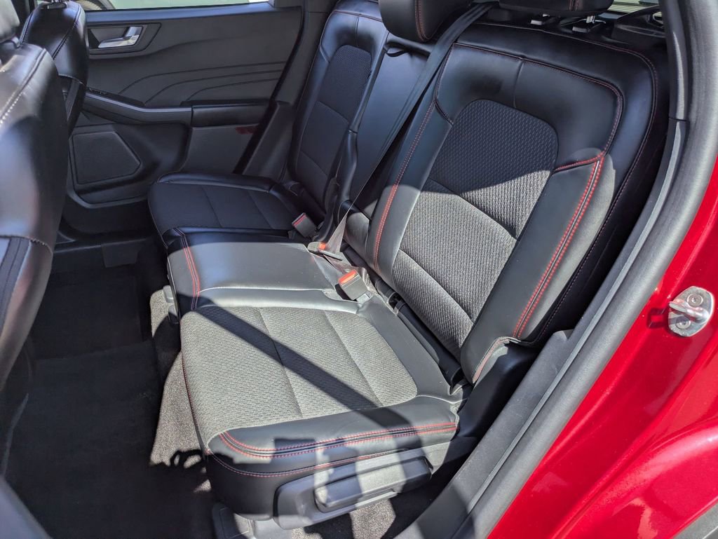 Used 2025 Ford Escape ST-Line image 27