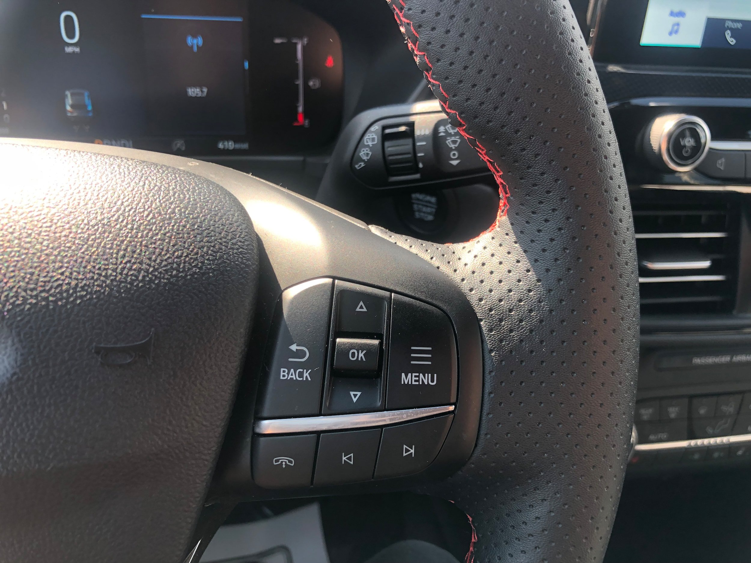 Used 2025 Ford Escape ST-Line w/ Cold Weather Package AWD/4WD image 16