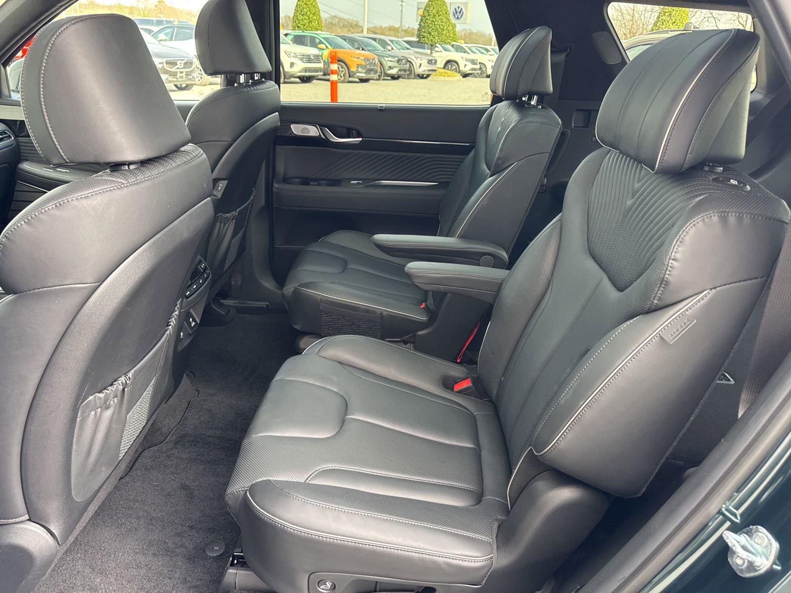 Used 2025 Hyundai Palisade Calligraphy image 17