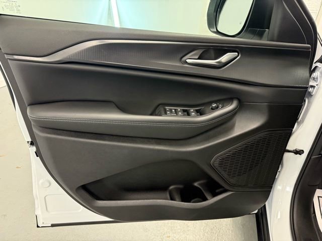 New 2026 Jeep Grand Cherokee L Laredo image 13