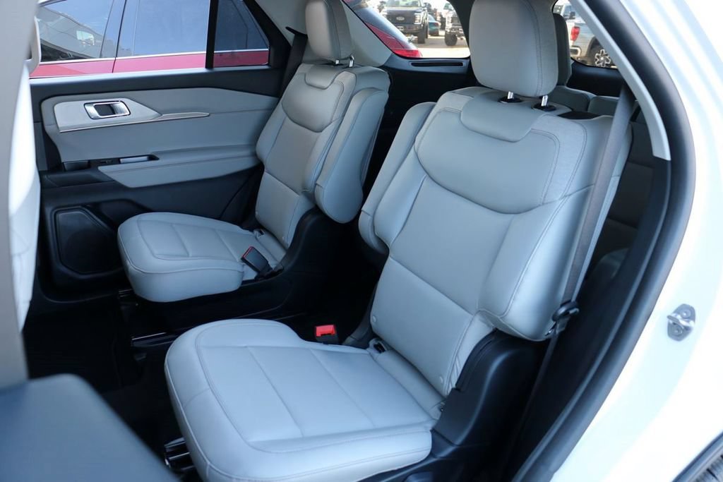 New 2026 Ford Explorer Active w/ Active Comfort Package RWD image 18