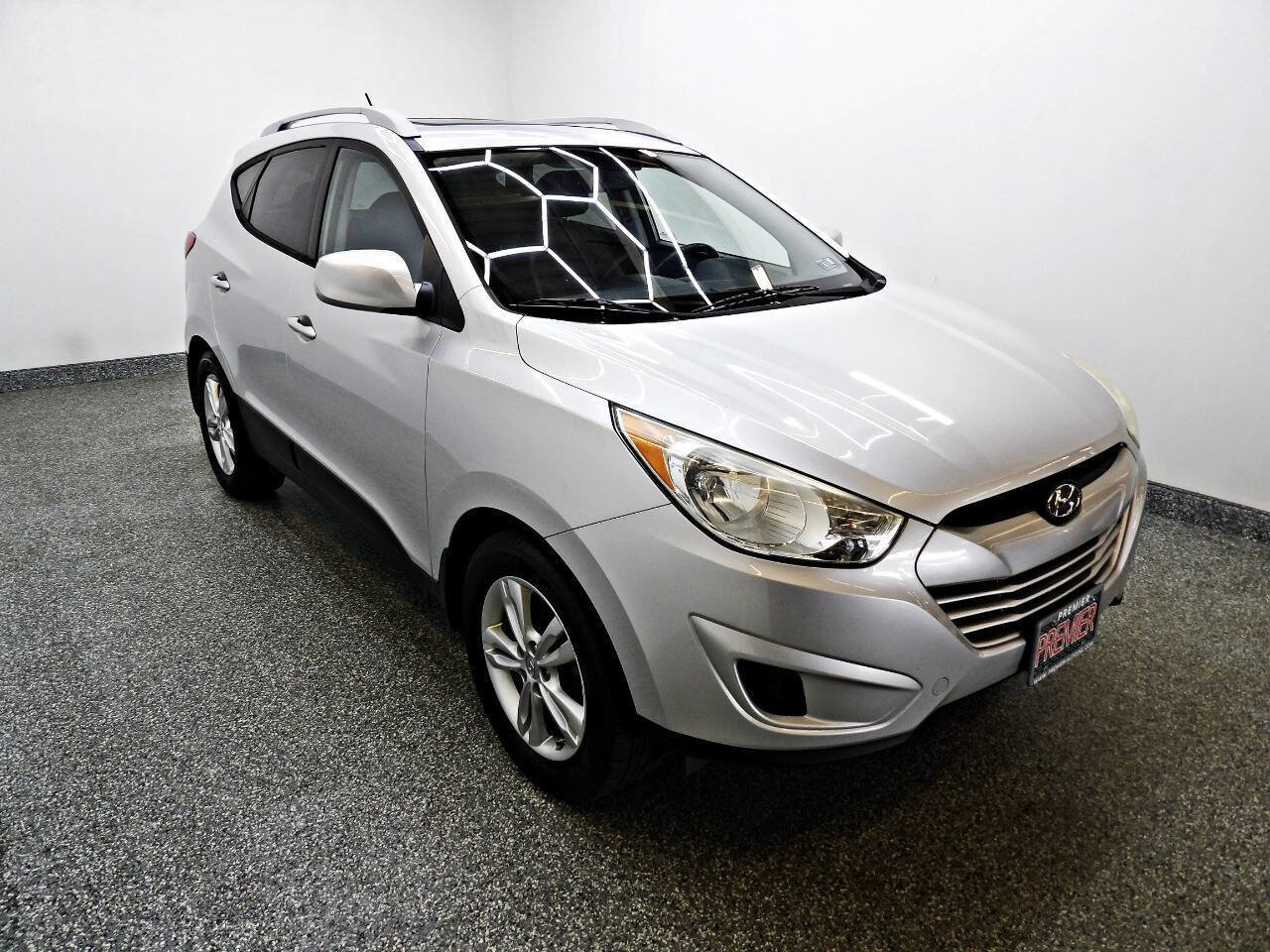 Used 2011 Hyundai Tucson GLS image 3