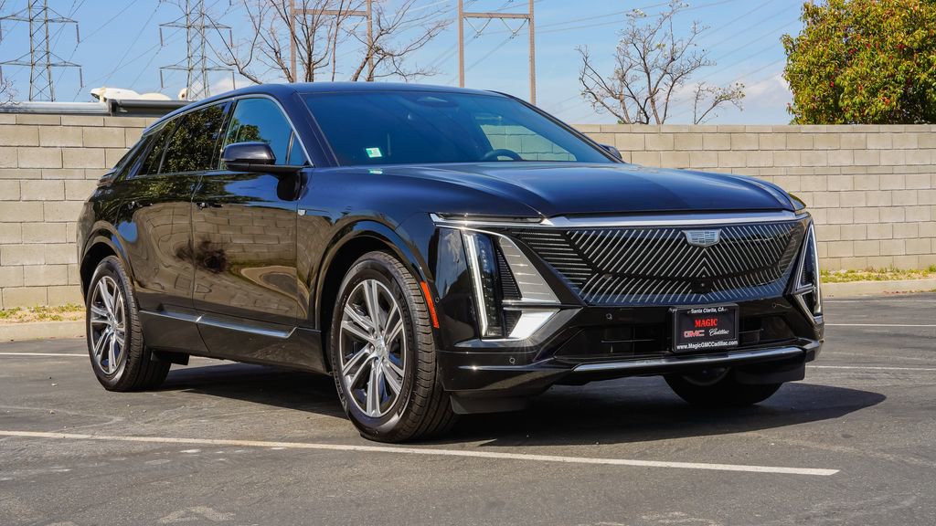 New 2026 Cadillac Lyriq Luxury w/ LPO, Floor Liner Package image 5