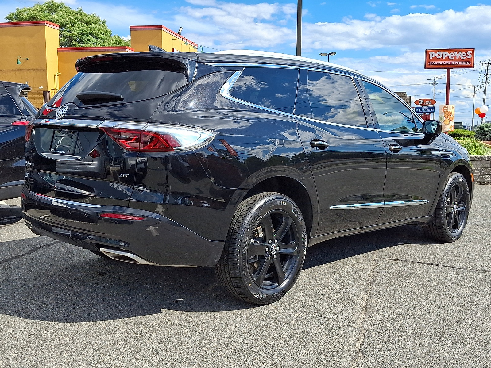 Used 2023 Buick Enclave Essence w/ Experience Buick Package AWD/4WD image 7