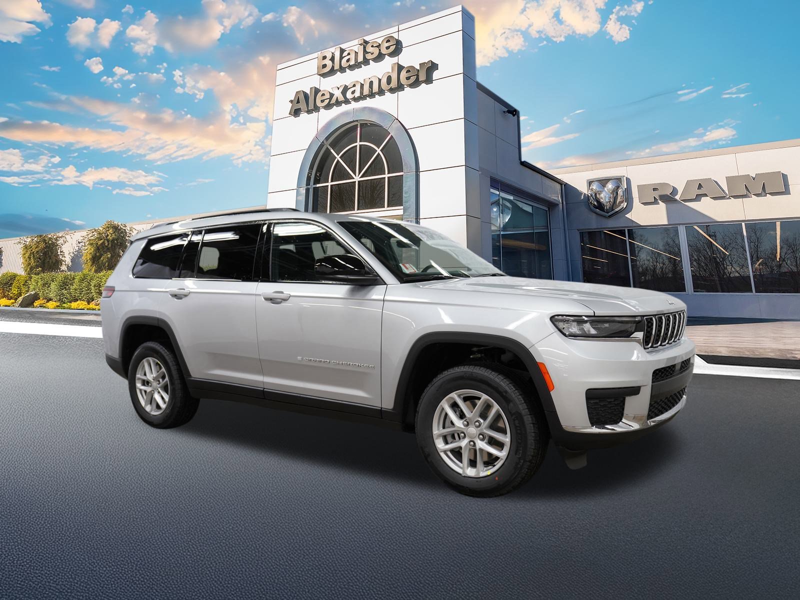 New 2026 Jeep Grand Cherokee L Laredo image 1