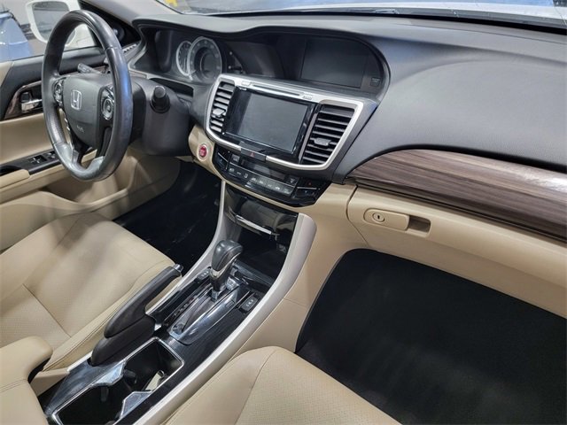 Used 2017 Honda Accord EX-L image 16