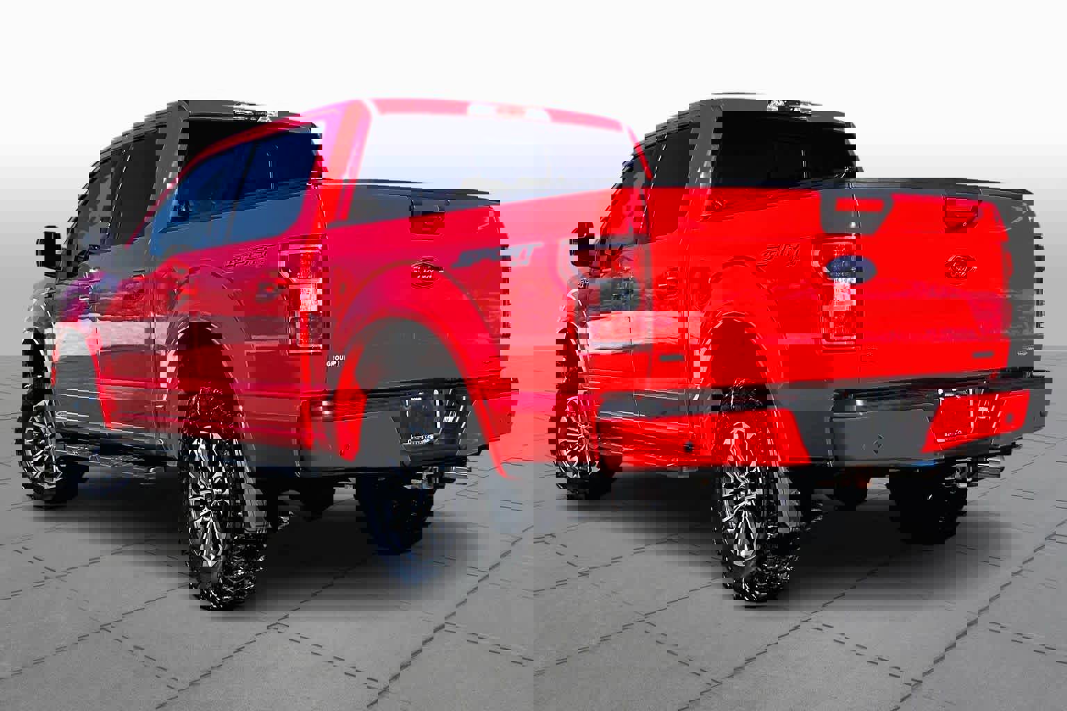 Used 2018 Ford F150 XLT w/ Equipment Group 302A Luxury image 12