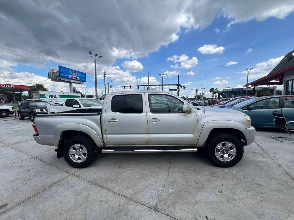 Used 2005 Toyota Tacoma PreRunner RWD image 2