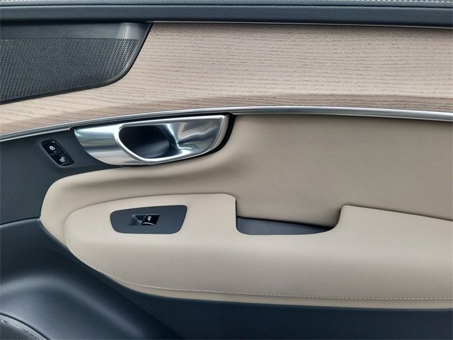 New 2026 Volvo XC90 T8 Plus image 18