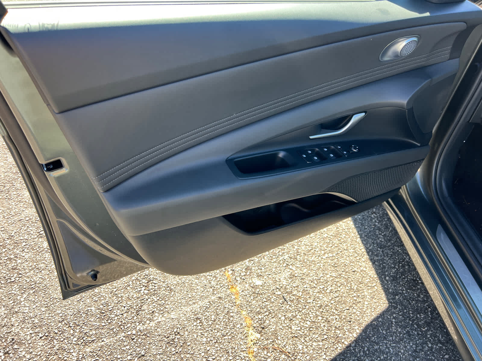 New 2026 Hyundai Elantra Limited FWD image 10