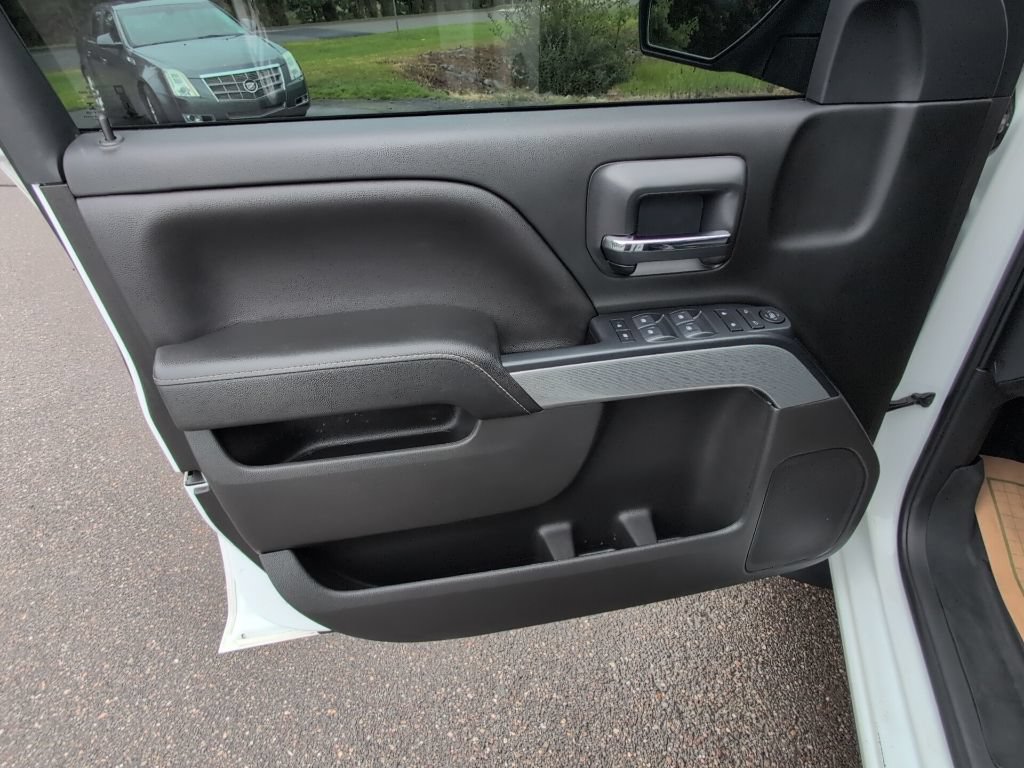Used 2018 Chevrolet Silverado 1500 LT w/ All Star Edition AWD/4WD image 15