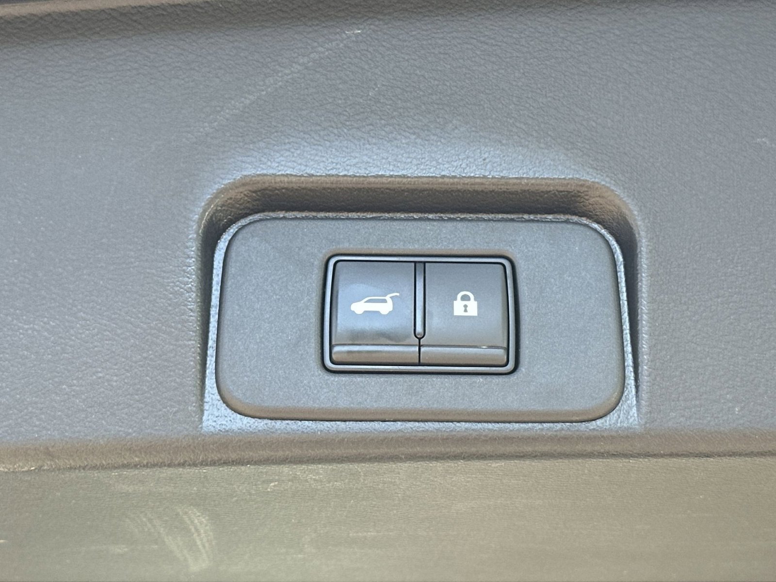 Used 2023 Nissan Rogue SV w/ SV Premium Package FWD image 70