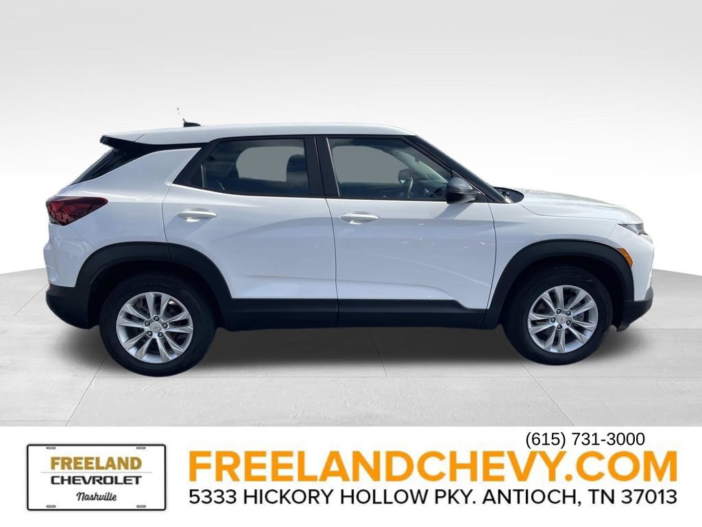 Used 2023 Chevrolet TrailBlazer LS FWD image 2