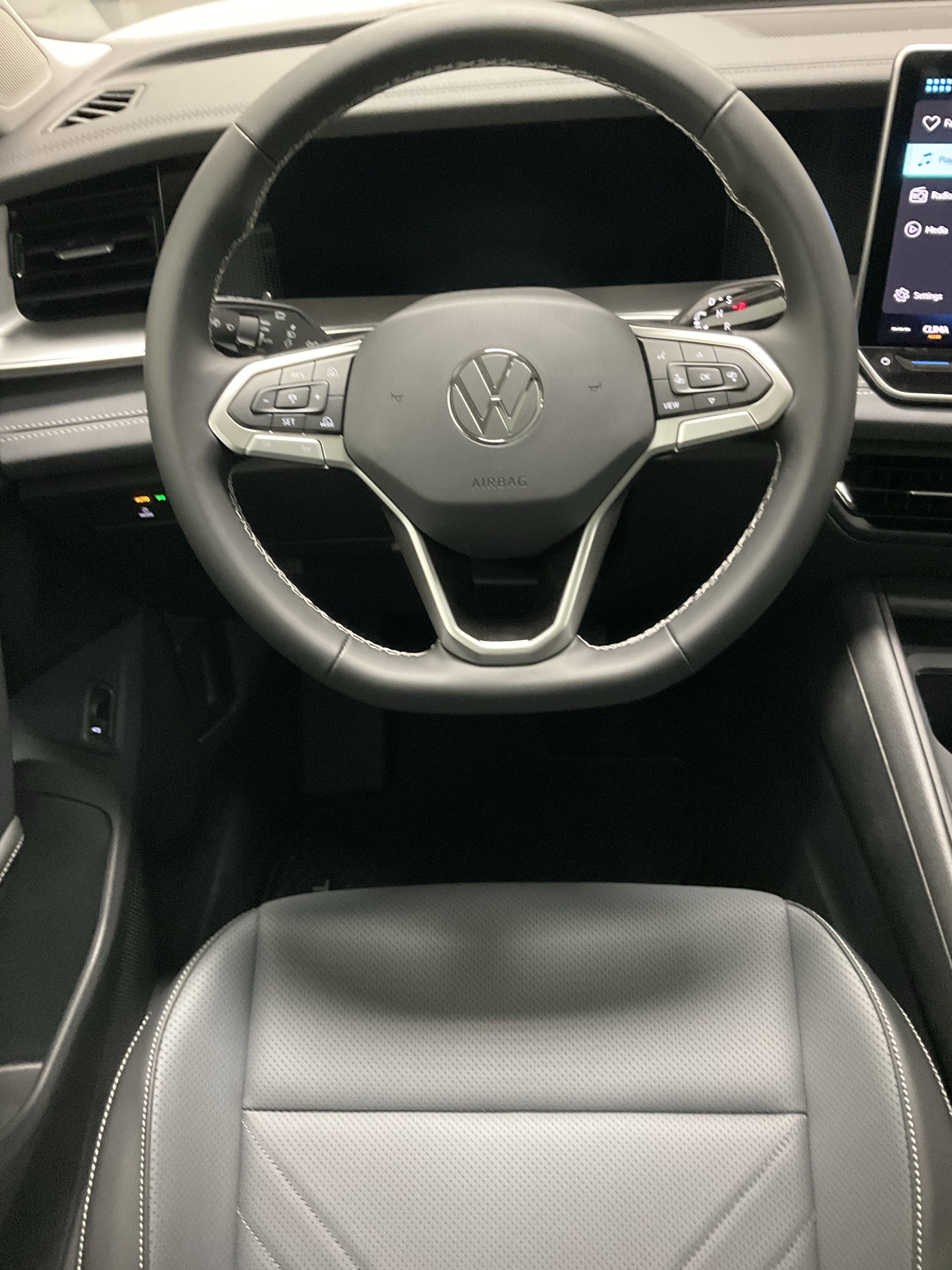 New 2026 Volkswagen Tiguan SE AWD/4WD image 13