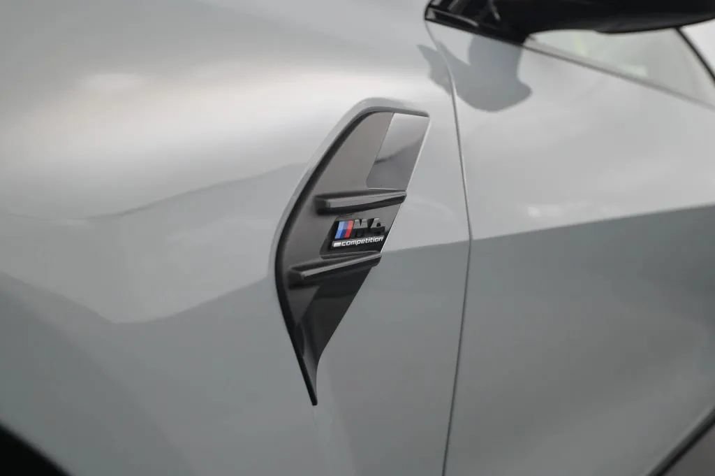 Used 2021 BMW M4 Competition RWD image 12