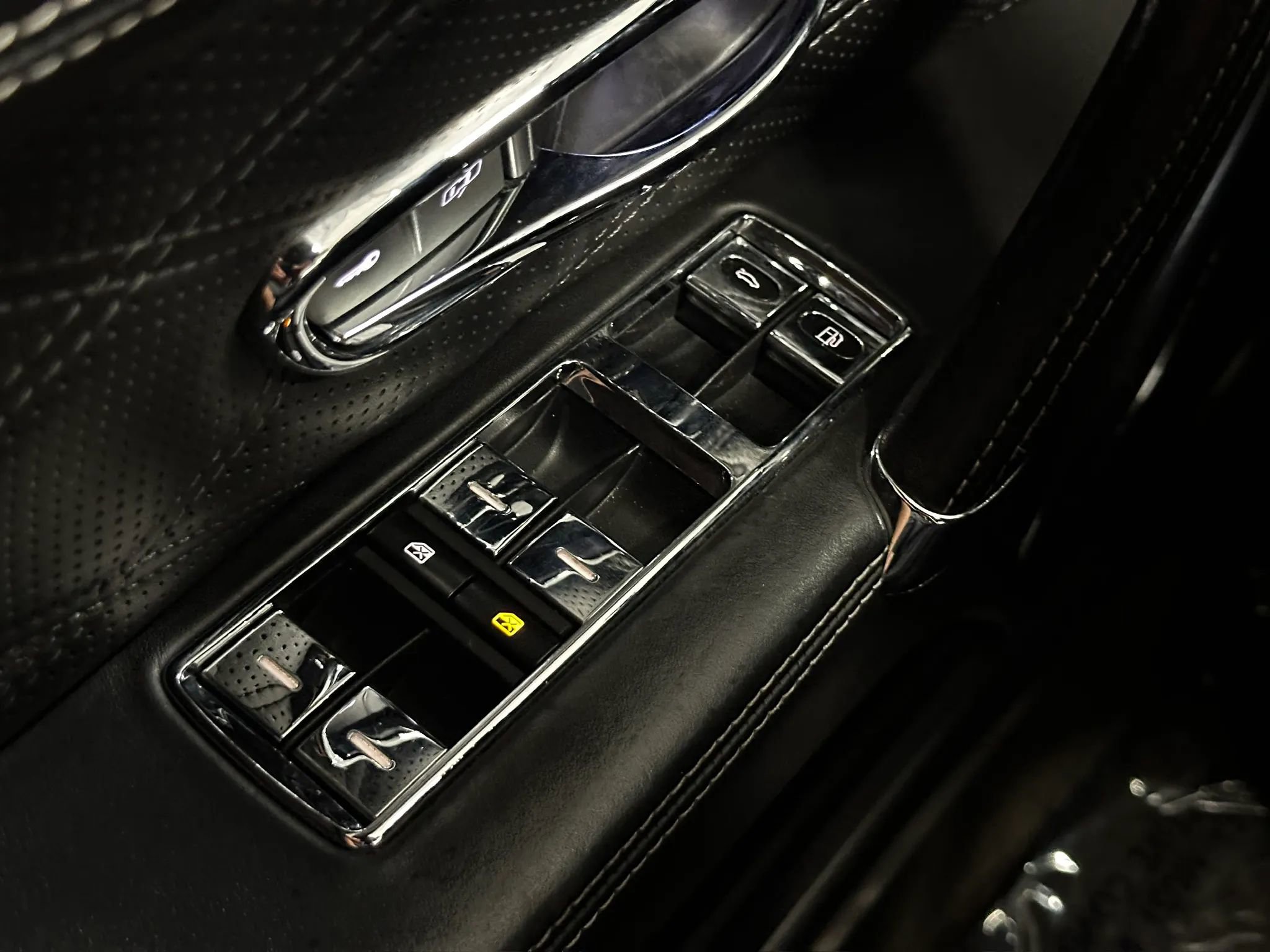 Used 2014 Bentley Flying Spur W12 AWD/4WD image 34