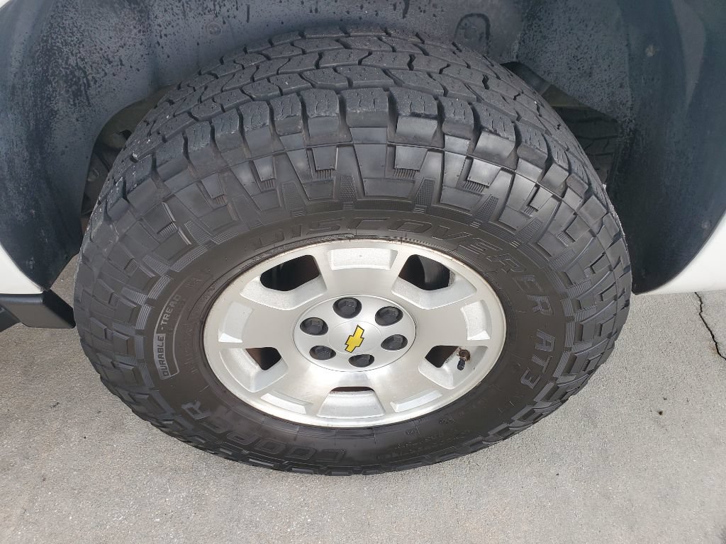 Used 2011 Chevrolet Avalanche LS RWD image 36