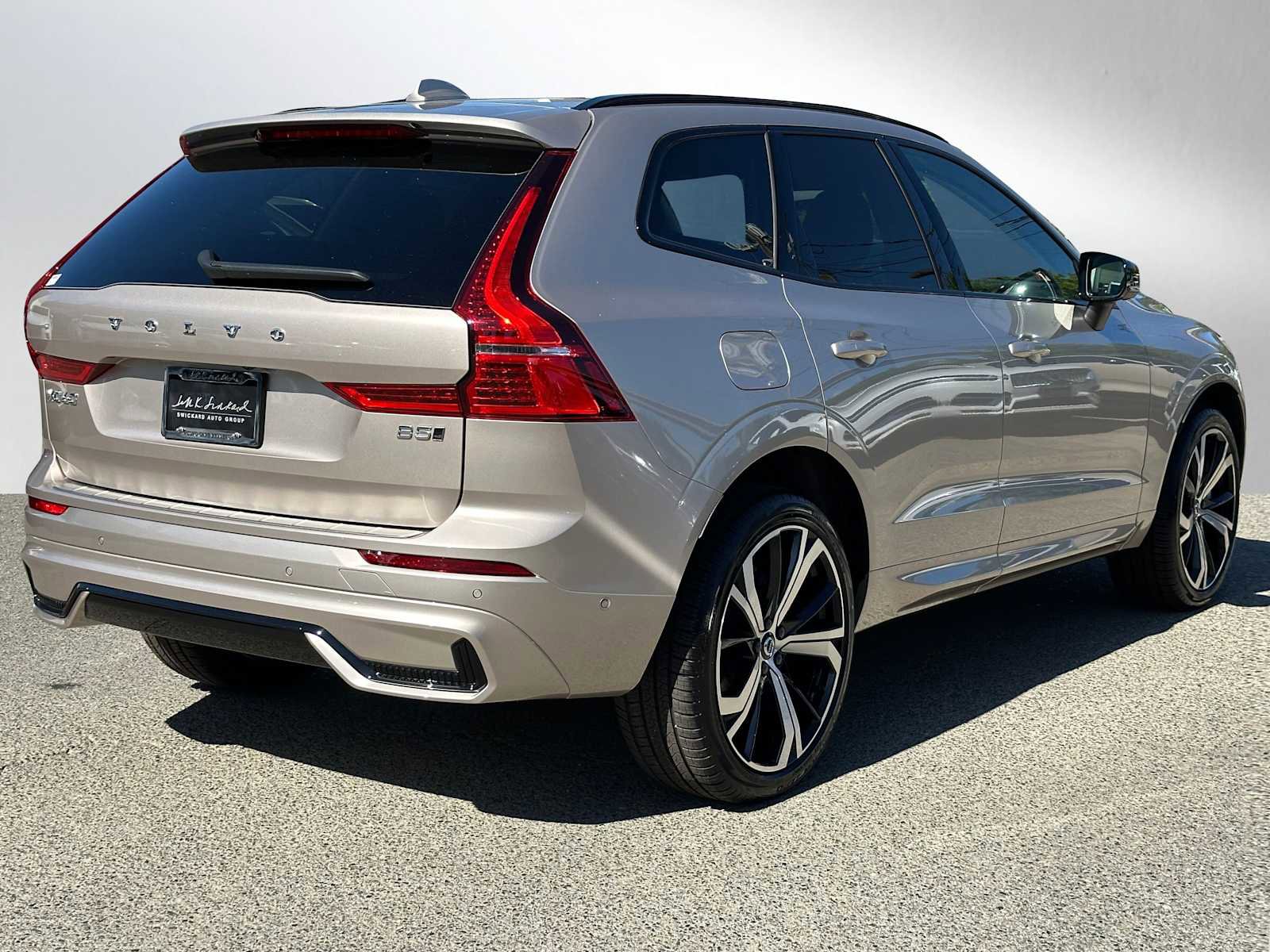 New 2025 Volvo XC60 B5 Ultra w/ Protection Package Premier image 7