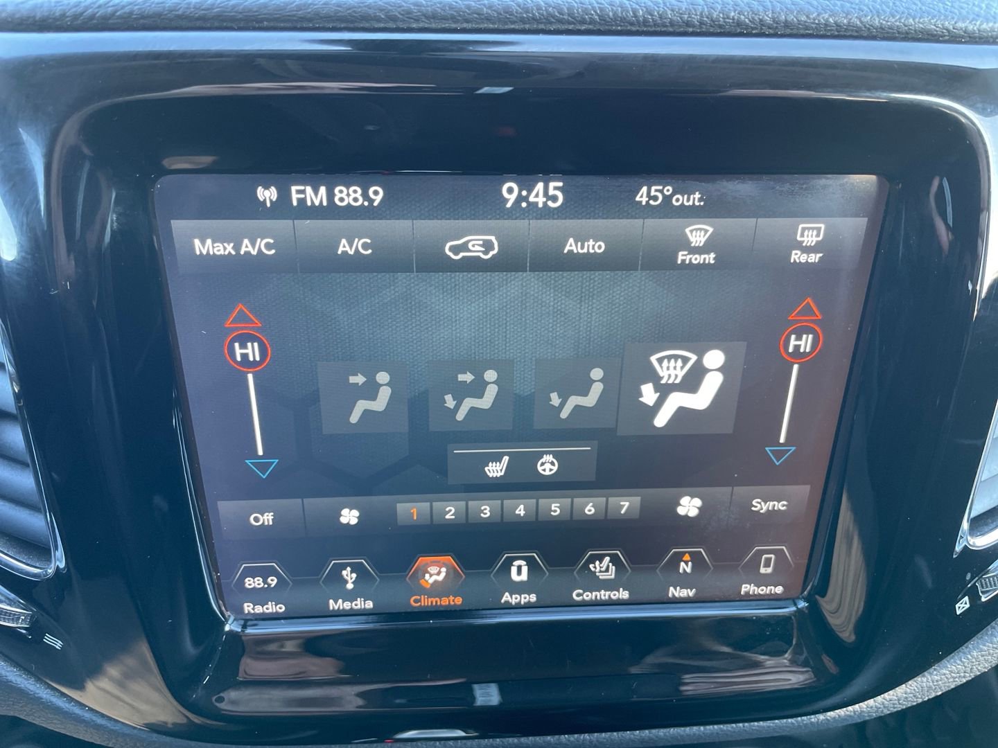 Used 2019 Jeep Compass Altitude AWD/4WD image 16