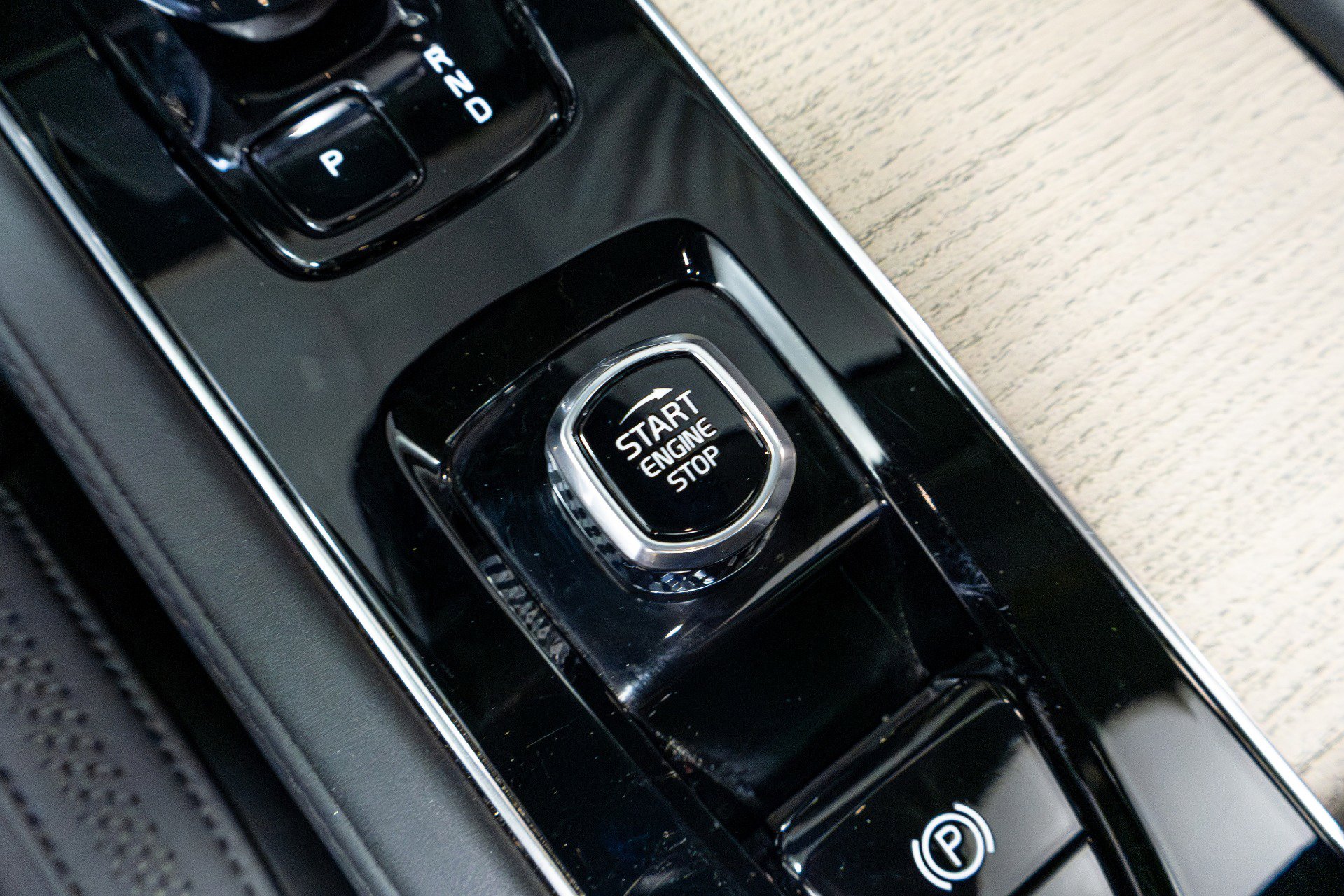 Used 2025 Volvo XC90 B6 Plus image 69