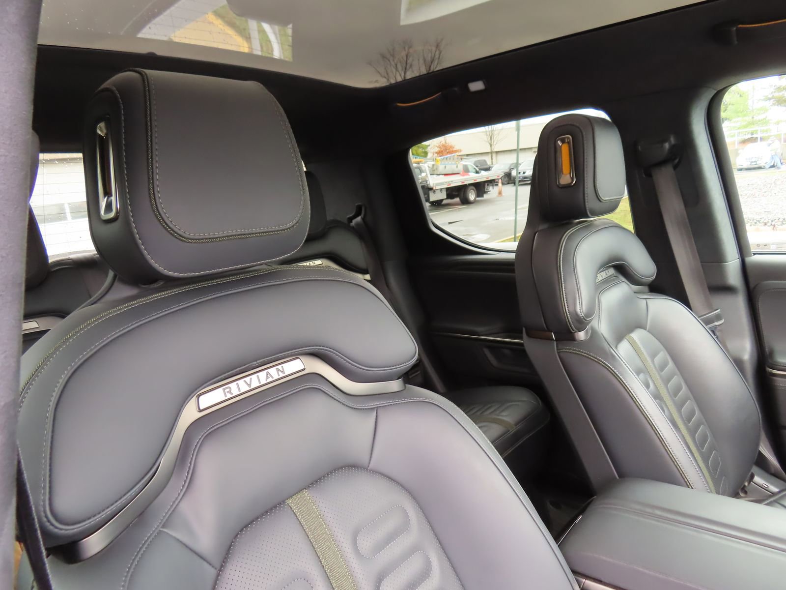 Used 2025 Rivian R1T Adventure AWD/4WD image 34