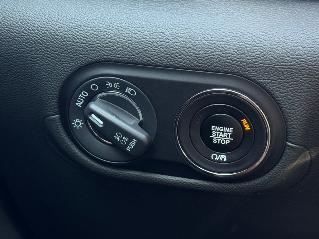 Certified 2022 Maserati Levante Modena image 40