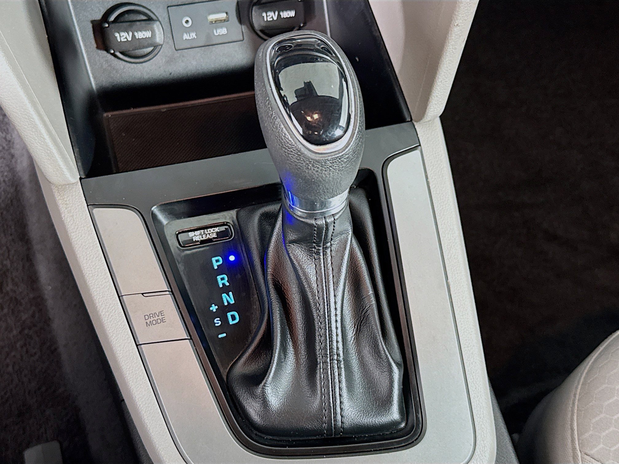 Used 2019 Hyundai Elantra SEL image 19