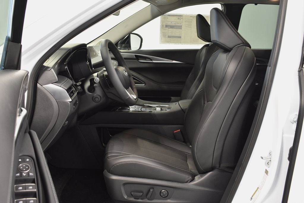 New 2026 INFINITI QX60 Luxe w/ Family Package image 10