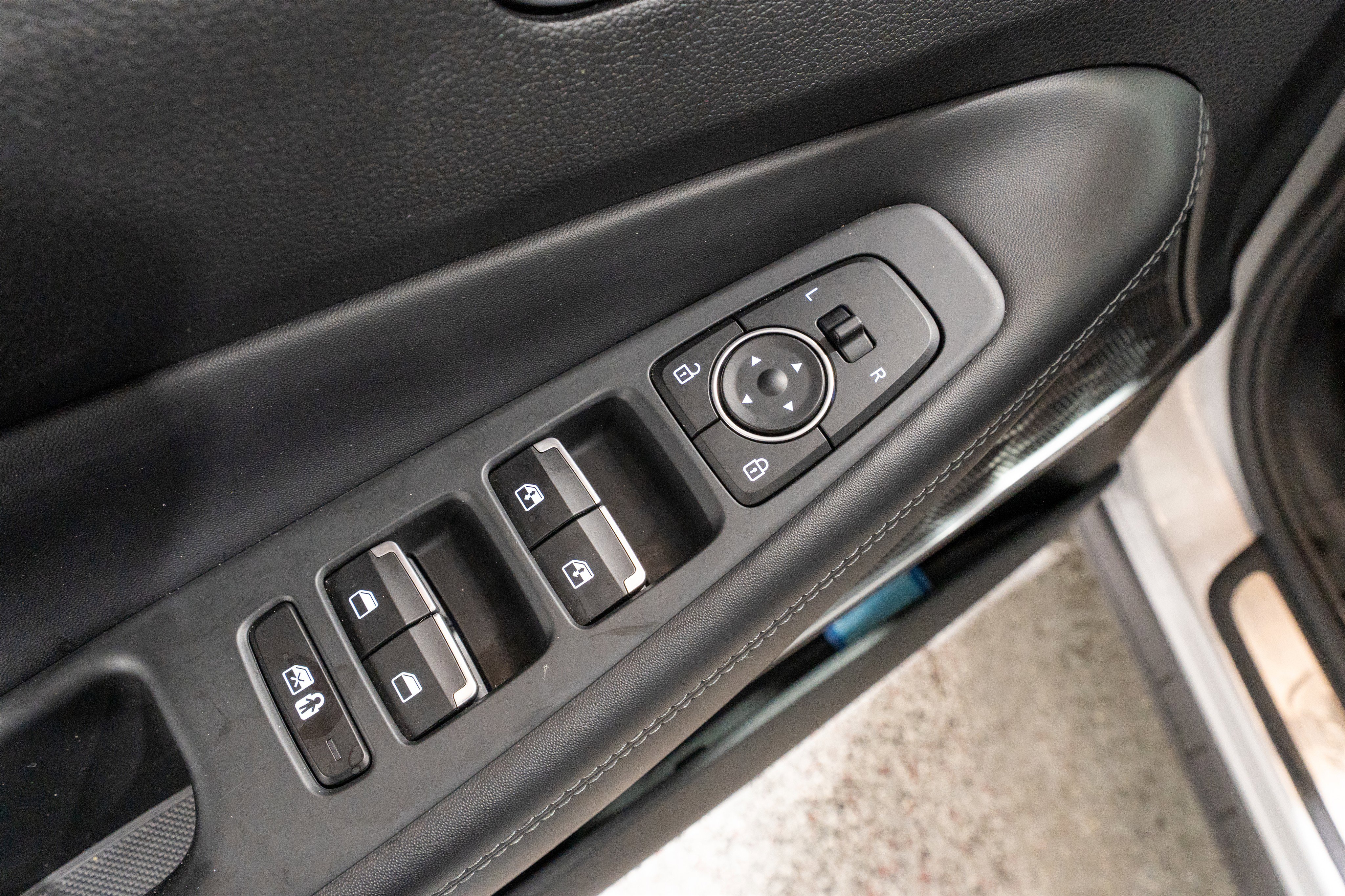 Used 2022 Hyundai Santa Fe SEL Premium w/ Cargo Package image 14