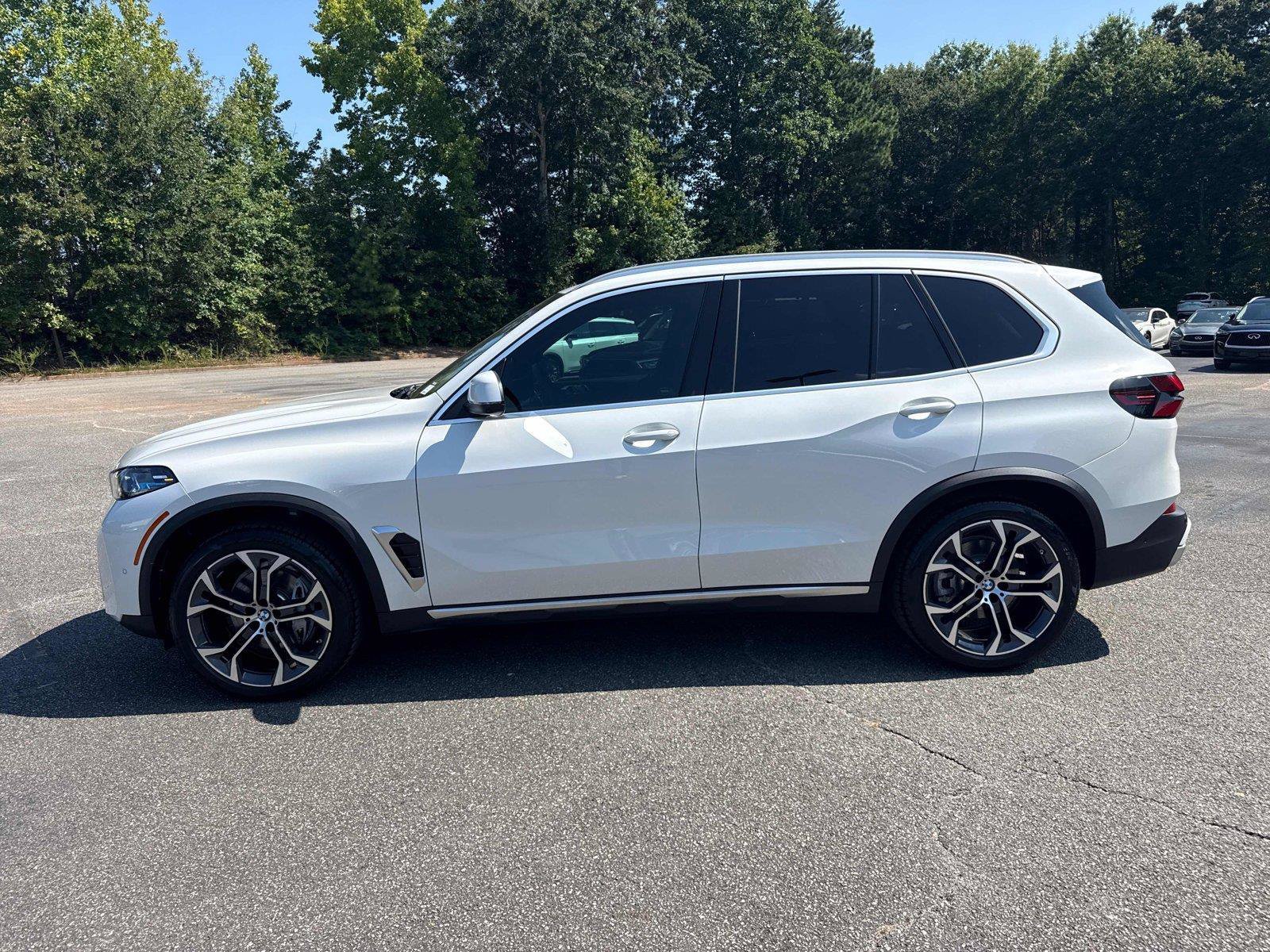 Used 2024 BMW X5 xDrive40i w/ Premium Package AWD/4WD image 9