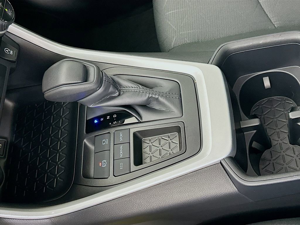 Certified 2025 Toyota RAV4 XLE w/ Convenience Package FWD image 17