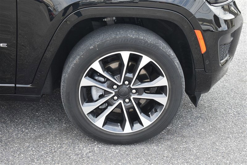Used 2023 Jeep Grand Cherokee L Overland AWD/4WD image 3