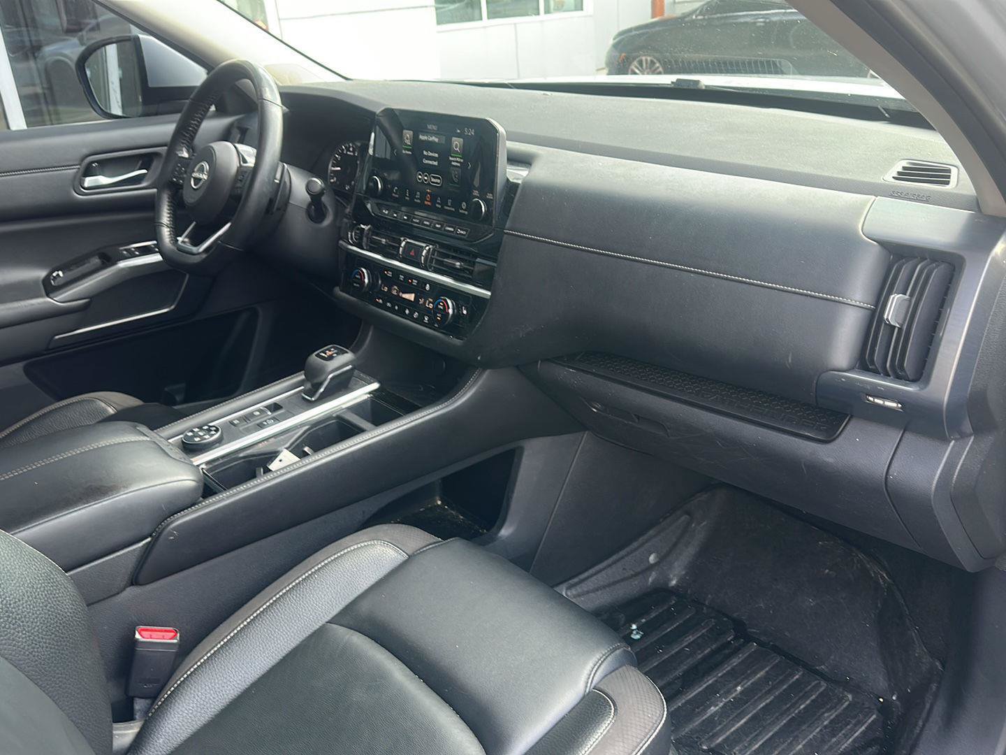Used 2022 Nissan Pathfinder SL w/ SL Premium Package AWD/4WD image 8