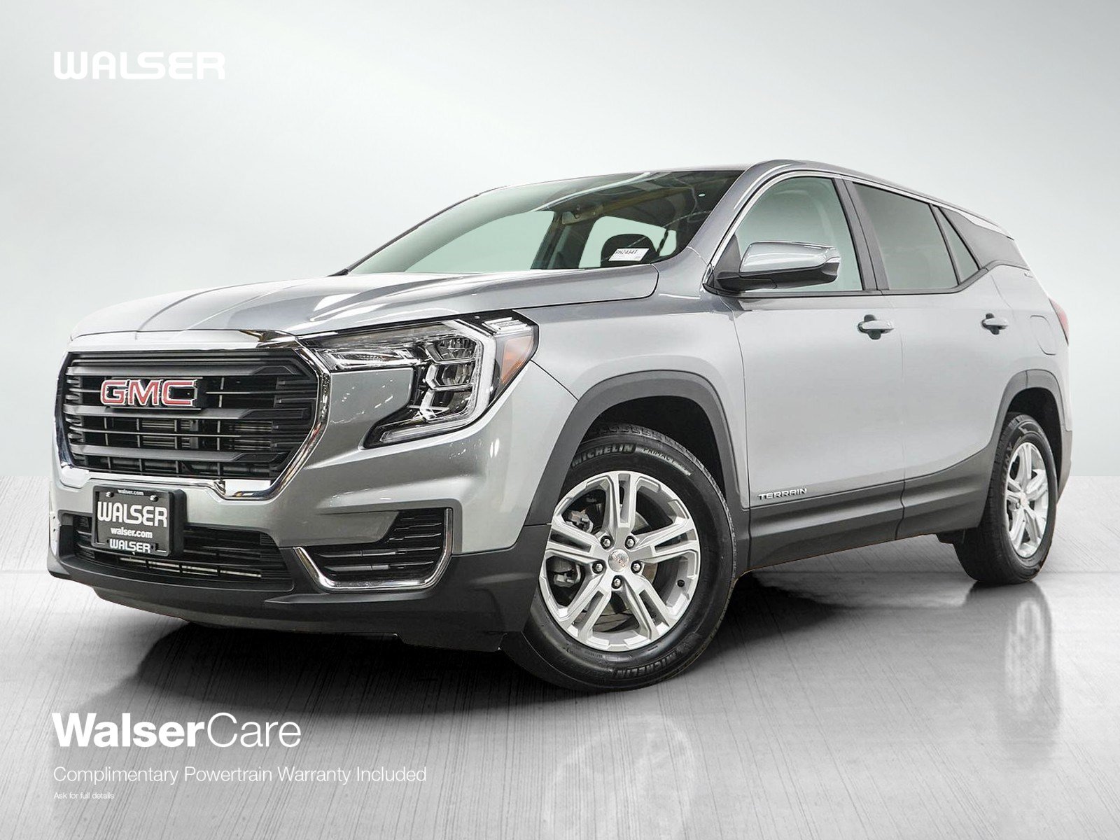 Used 2024 GMC Terrain SLE FWD image 1