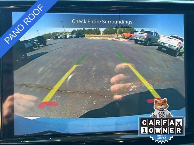 Used 2025 Chrysler Pacifica Limited image 26