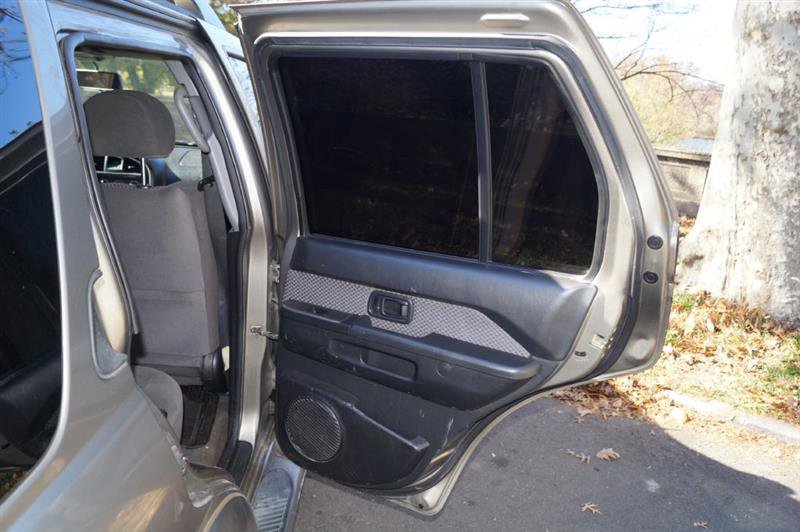 Used 2003 Nissan Pathfinder SE image 27