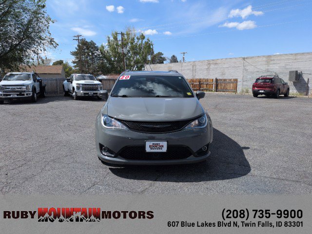 Used 2020 Chrysler Pacifica Touring-L Plus FWD image 2