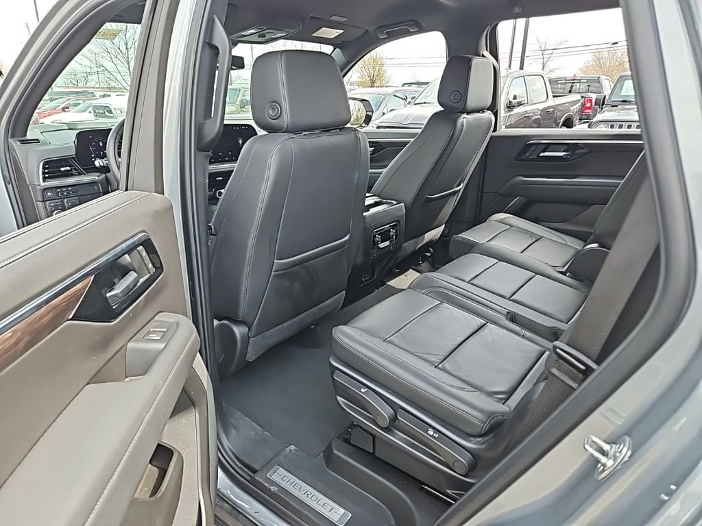 Used 2025 Chevrolet Tahoe LT image 9