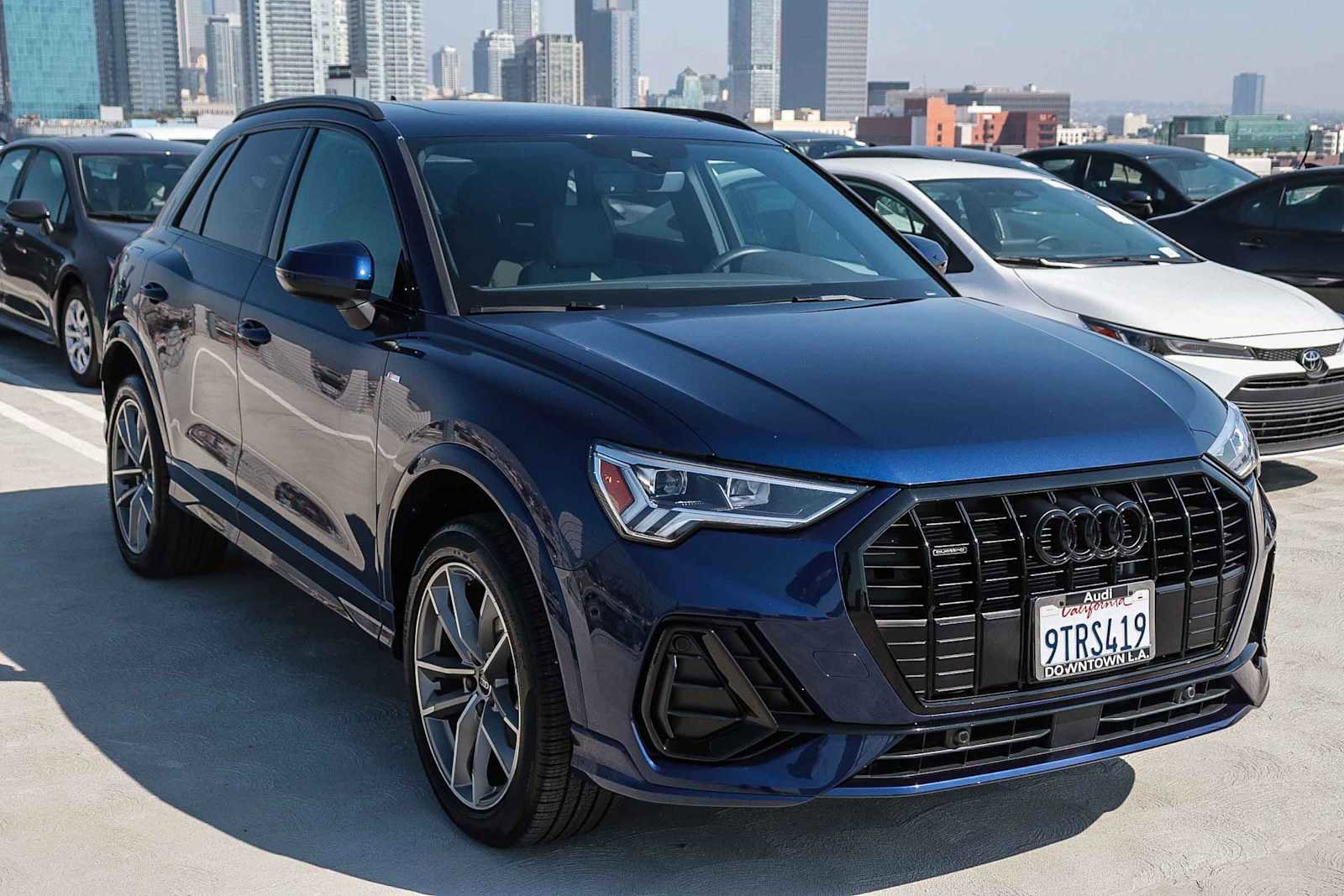 Used 2025 Audi Q3 2.0T Premium w/ Convenience Package image 3