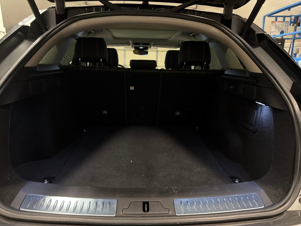 Used 2018 Land Rover Range Rover Velar S AWD/4WD image 36