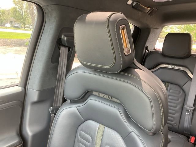 Used 2022 Rivian R1T Adventure image 27