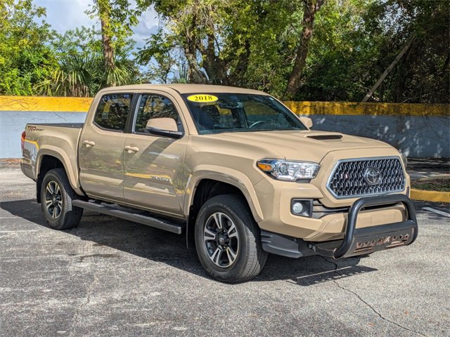 Used 2018 Toyota Tacoma TRD Sport image 3