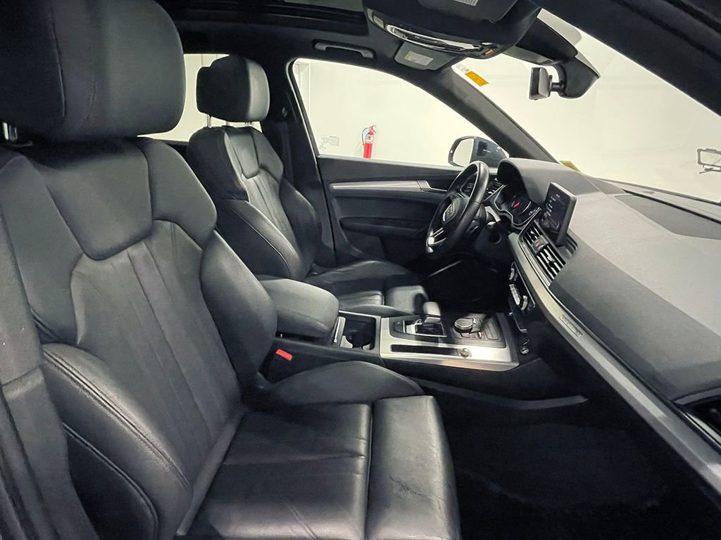 Used 2020 Audi Q5 2.0T Premium w/ Titanium Sport Package image 26