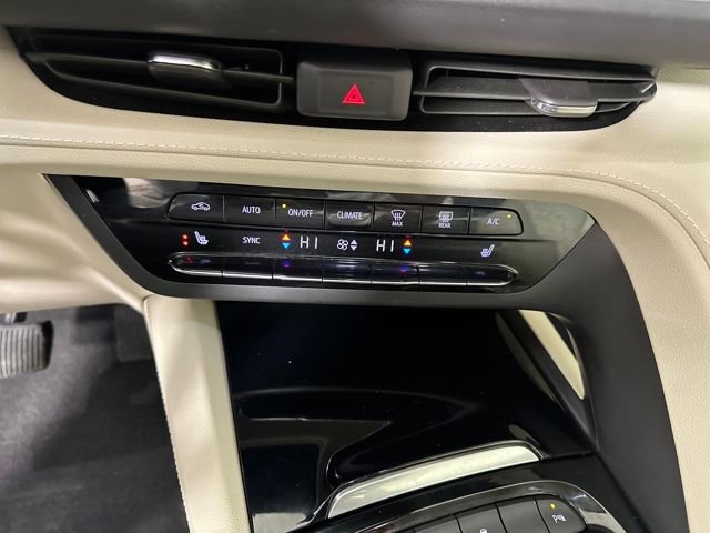 Used 2021 Buick Envision Essence w/ Technology Package I image 23