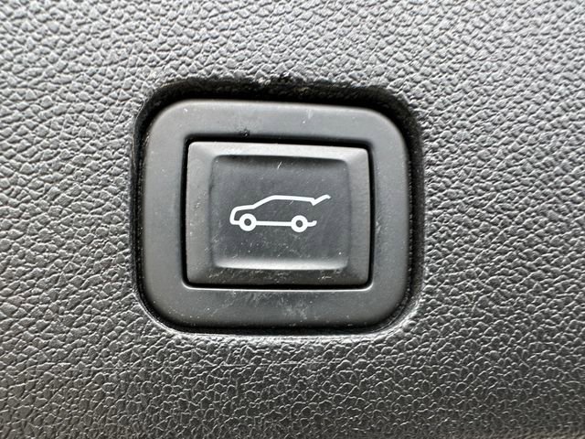 Used 2022 Cadillac XT6 Sport w/ Platinum Package image 16