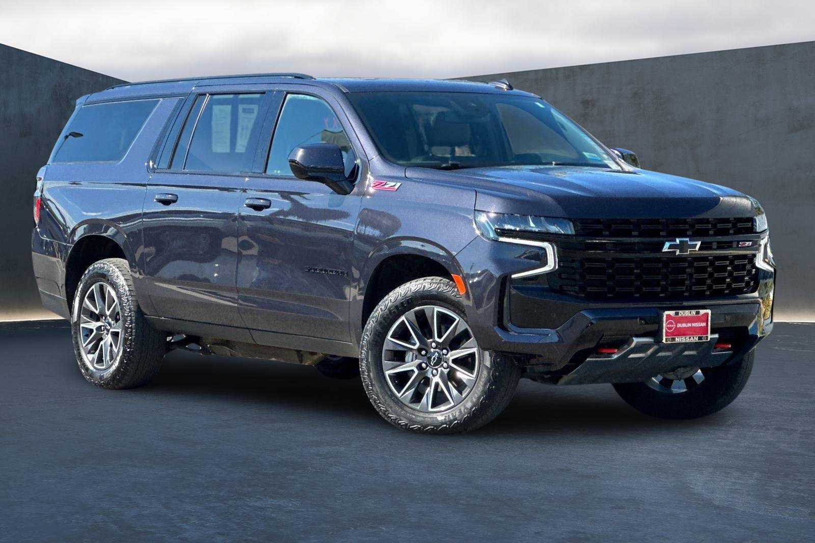 Used 2024 Chevrolet Suburban Z71 image 2