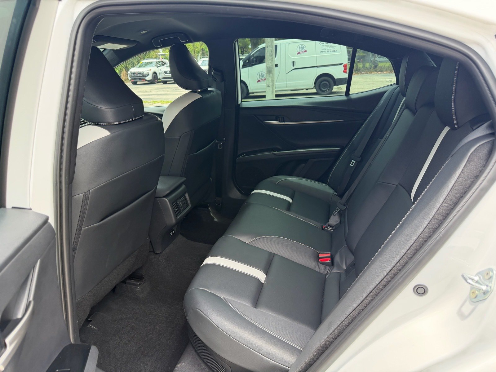 Used 2026 Toyota Camry SE FWD image 13